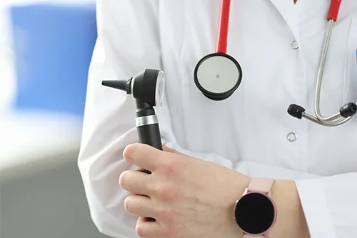 ¿Qué especialista trata la amigdalitis?